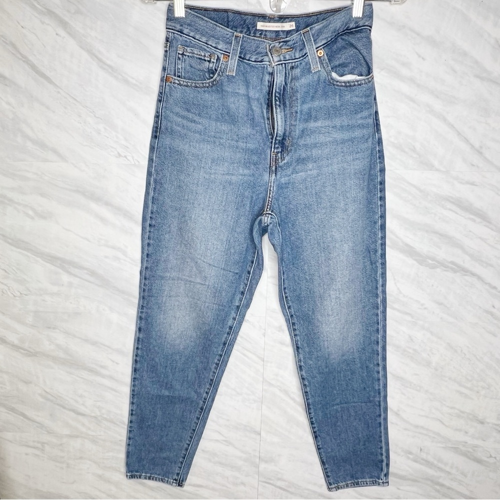 Levi’s High Waisted Mom Jeans 26